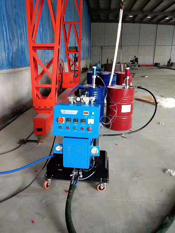 聚氨酯噴涂機設備JNJX-Q2600(圖2) 聚氨酯噴涂機設備山東聊城罐體填充發泡施工