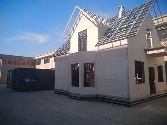 輕鋼填充發(fā)泡聚氨酯防火等級如何 可以建造別墅房屋嗎?(圖2) 輕鋼填充發(fā)泡聚氨酯防火可建造別墅房屋