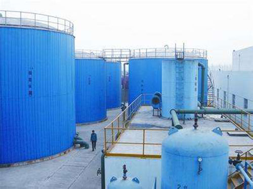 化工儲(chǔ)罐防腐聚脲涂料(圖1) 化工儲(chǔ)罐防腐聚脲涂料施工案例