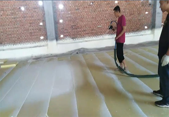 聚氨酯冷庫(kù)噴涂機(jī)(圖1) 聚氨酯冷庫(kù)噴涂案例