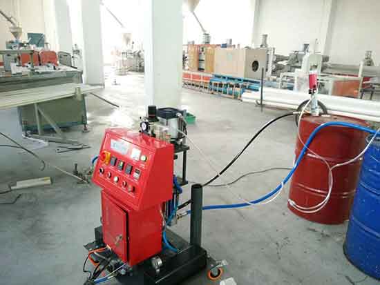 注聚氨酯的機(jī)器(圖2) JNJX-III(D)型聚氨酯澆注機(jī)