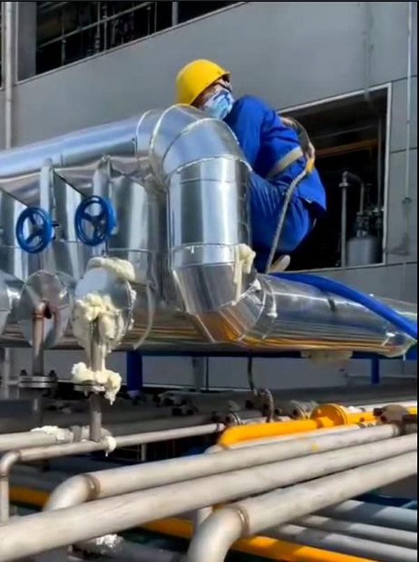 聚氨酯現場發泡(圖3) 聚氨酯現場發泡管道保溫澆注成型