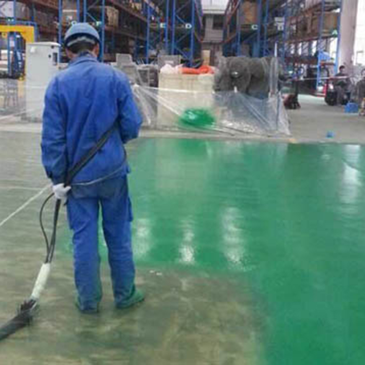 噴涂聚脲防水涂料設(shè)備(圖3) 車間地坪噴涂聚脲防水涂料