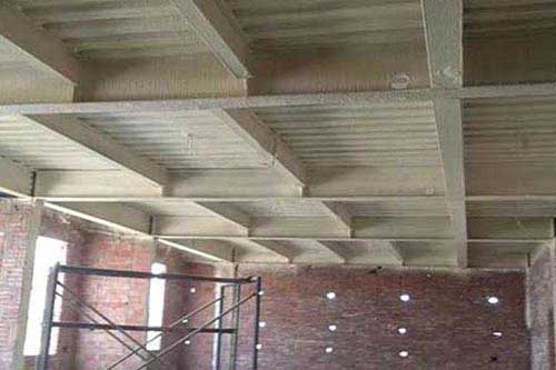 冷庫噴涂機 聚氨酯小型高壓設(shè)備(圖2) 冷庫噴涂現(xiàn)場發(fā)泡