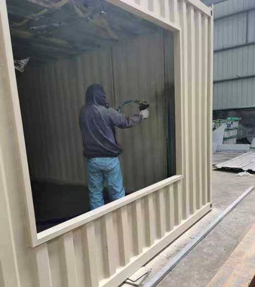 集裝箱活動房保溫隔熱聚氨酯噴涂機(圖3) 集裝箱活動房保溫隔熱聚氨酯噴涂案例