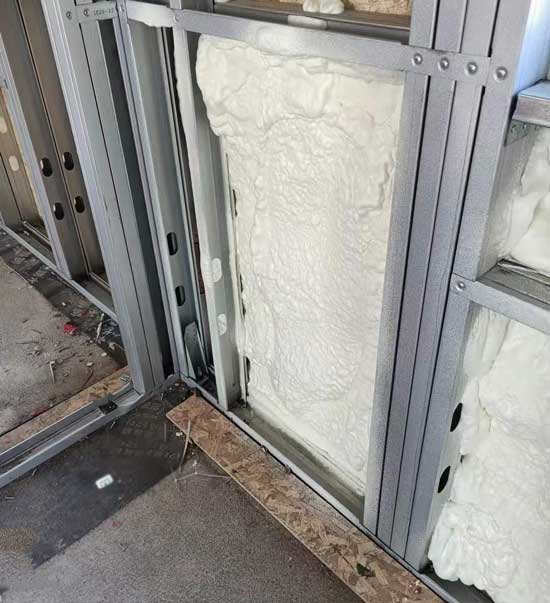 聚氨酯噴涂機JX-H-T40集裝箱房活動房屋頂保溫隔音(圖2) 集裝箱房活動房屋頂保溫